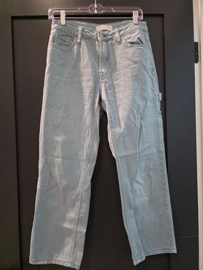 Women's Light Blue Cropped Straight-Leg Jeans